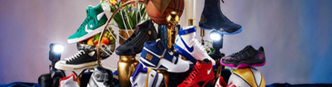 ΤΑ SNEAKERS ΤΩΝ ΔΙΑΣΗΜΩΝ. ΤΙ ΦΟΡΟΥΝ ΟΙ ΑΓΑΠΗΜΕΝΟΙ ΣΟΥ ΣΤΑΡ